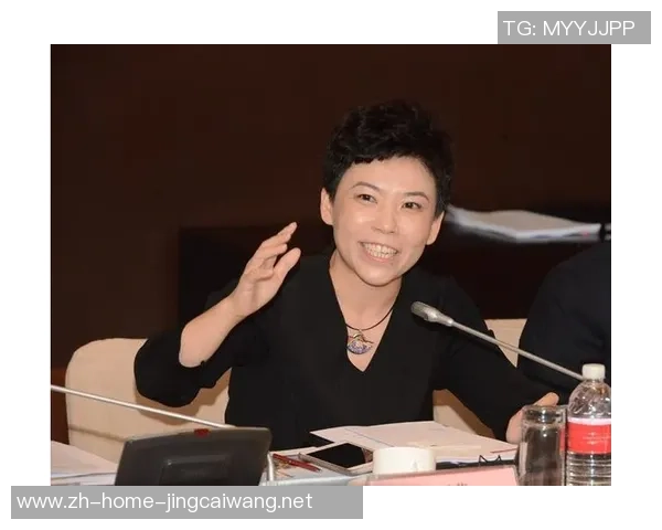 足球明星邓亚萍的温馨家居生活揭秘与家庭幸福时光分享